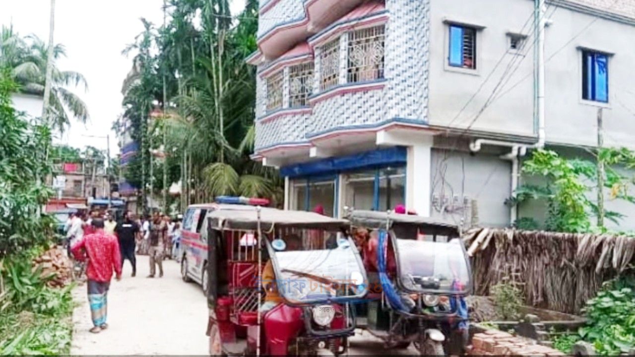 রায়পুরে গৃহবধূর রহস্যজনক মৃত্যু, স্বামী আটক