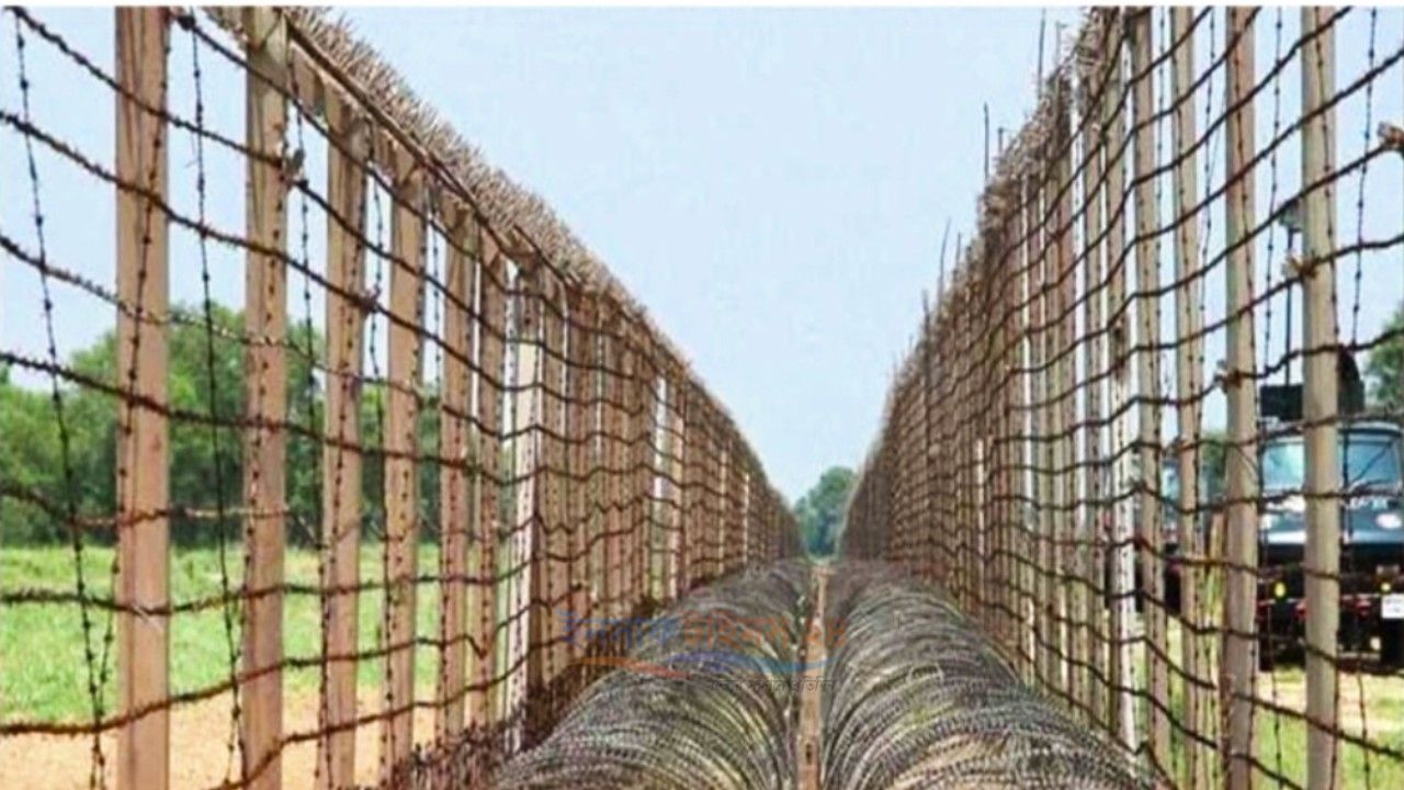 ভারত–বাংলাদেশ সীমান্তে কাঁটাতারের বেড়া জোরদারে বিএসএফকে ১ হাজার একরের বেশি জমি হস্তান্তর