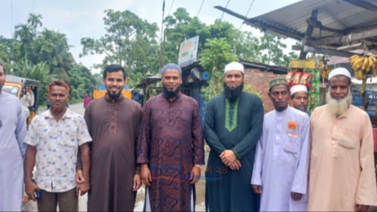 বরিশাল বিভাগীয় ১১ দলীয় ঐক্যজোটের মহাসমাবেশে যোগ দিতে বাসযোগে রওনা হলো গালুয়া ইউনিয়ন জামায়াত।