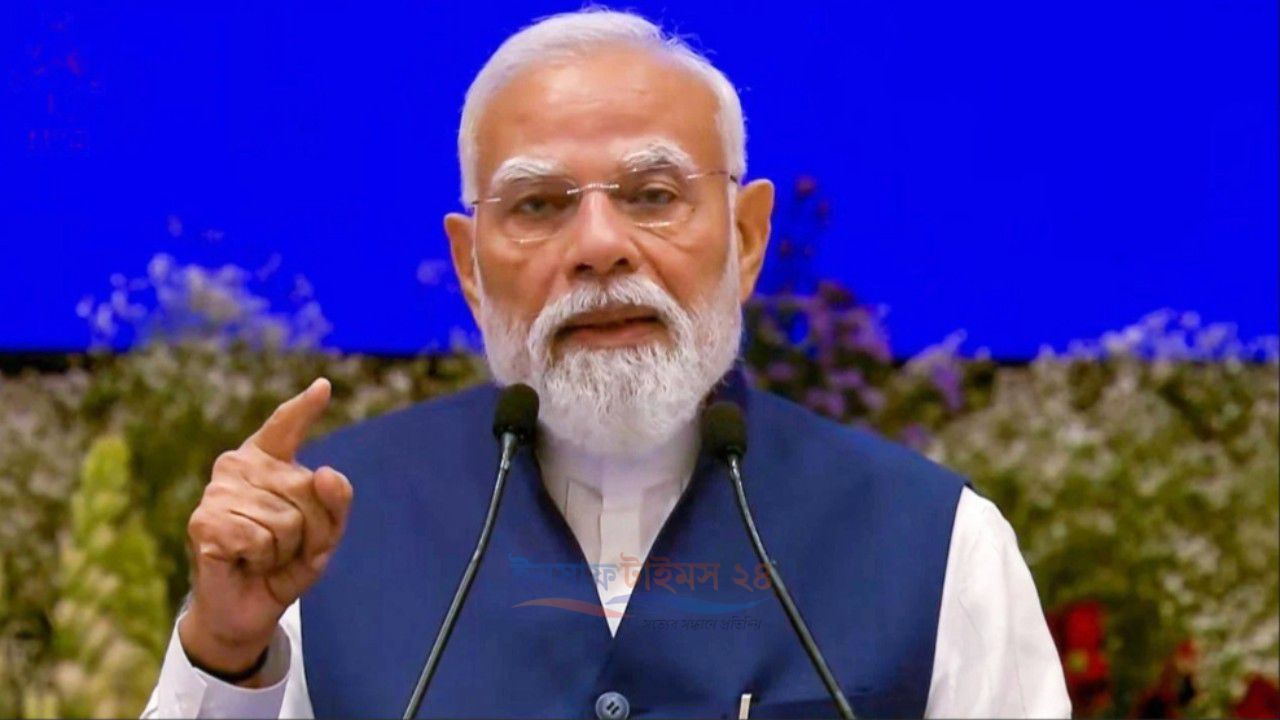 দিল্লির বিক্ষোভে চাপে মোদি সরকার, আন্দোলন আরও জোরদারের ঘোষণা