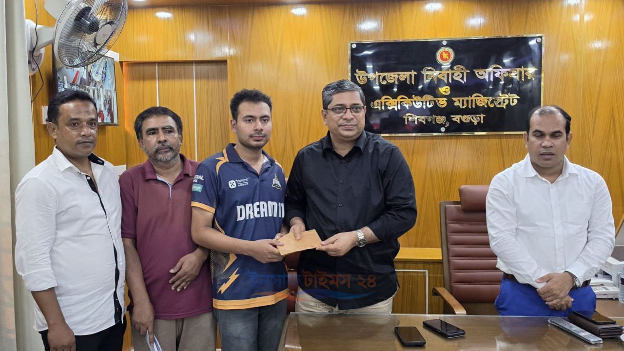 মেধার স্বীকৃতি: নীরবের পাশে এলজিআরডি প্রতিমন্ত্রী মীর শাহে আলম এমপি