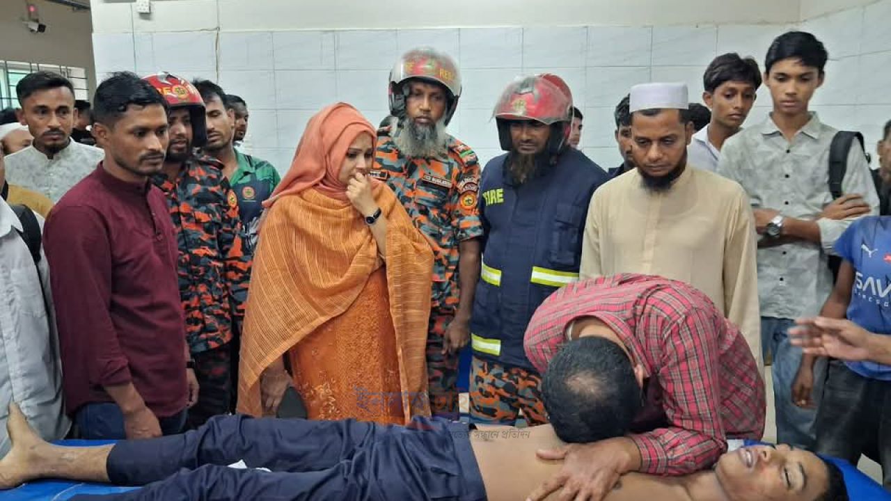 ফুটবল খেলা শেষে ডাকবাংলো পুকুরে গোসল করতে নেমে  নবম শ্রেণির এক ছাত্রের মৃত্যু
