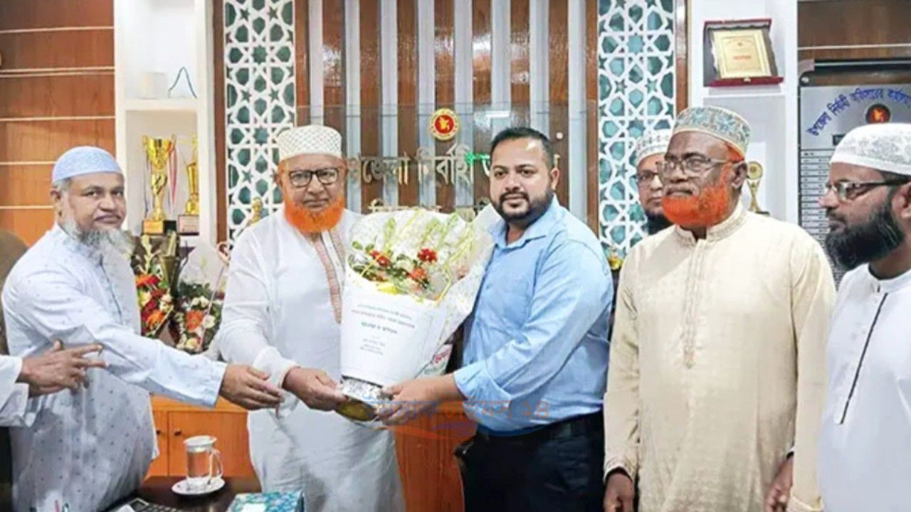 দলীয় নেতাকর্মীদের সঙ্গে নিয়ে নবাগত ইউএনওকে সংবর্ধনা দিলেন জামায়াতের এমপি