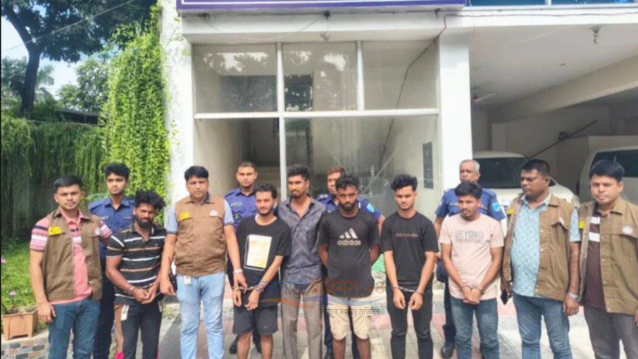 ডাকাতির ঘটনায় গৃহকর্তা নিহত: আন্তঃজেলা ডাকাত চক্রের ৭ সদস্য গ্রেফতার