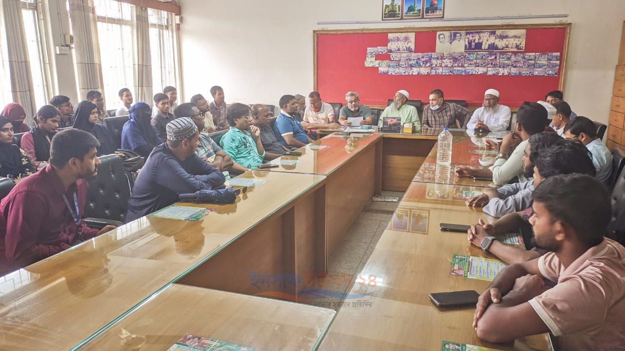 বরিশালে হাফ ভাড়ায় অনিয়ম, নড়েচড়ে বসল মালিক সমিতি
