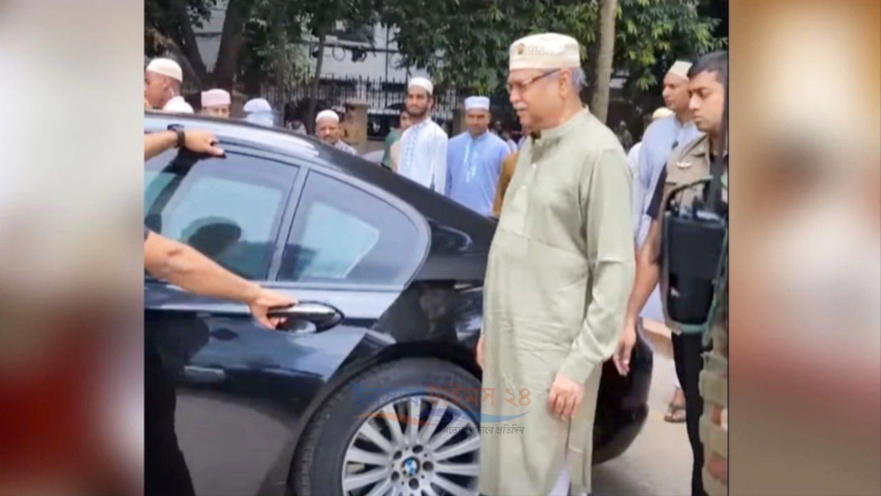 জুমার নামাজ শেষে গাড়িতে ওঠার সময় মো. সাহাবুদ্দিন চুপ্পুকে উদ্দেশ করে উচ্চারিত হলো ‘চোর’