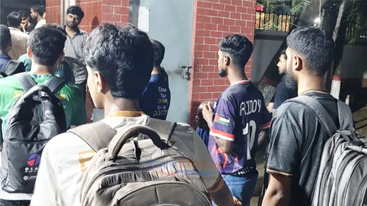 গ্রাফিক আর্টস ইনস্টিটিউটের হল থেকে শিবিরের ১০-১৫ শিক্ষার্থীকে বের করে দেওয়ার অভিযোগ