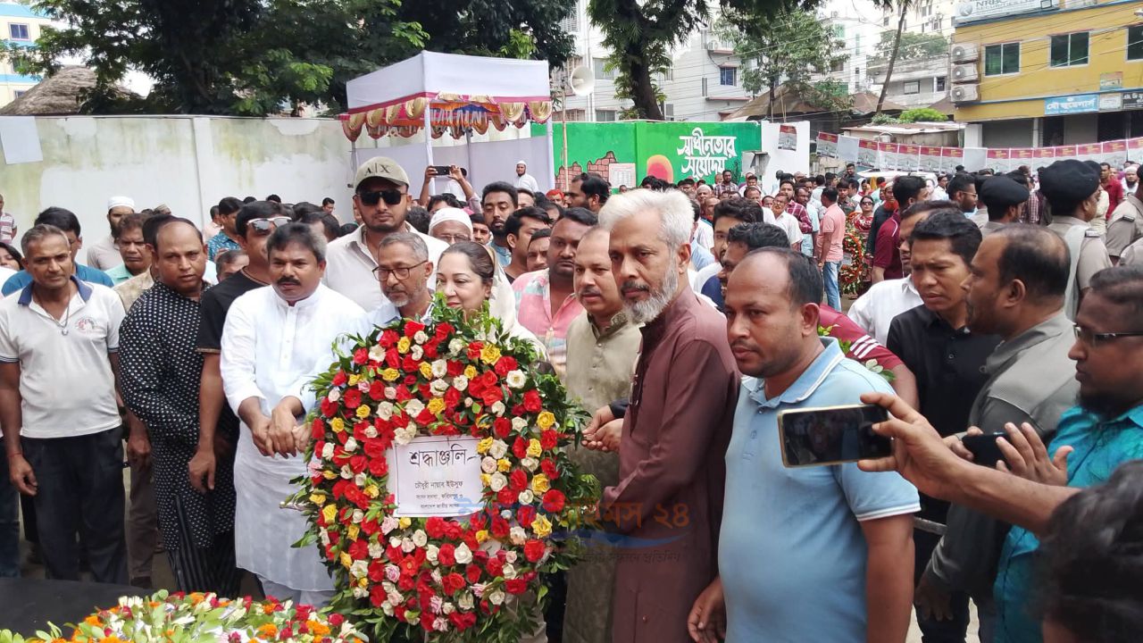 ফরিদপুরে জুলাই গণঅভ্যুত্থান দিবসে শহীদদের প্রতি সর্বস্তরের মানুষের শ্রদ্ধা