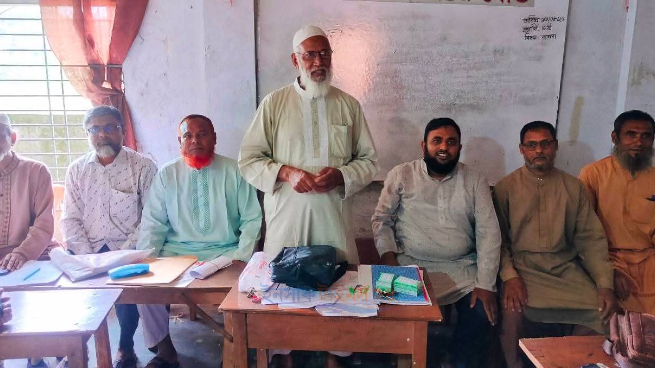 নওগাঁয় বাংলাদেশ শ্রমিক কল্যাণ ফেডারেশনের মাসিক দায়িত্বশীল বৈঠক অনুষ্ঠিত
