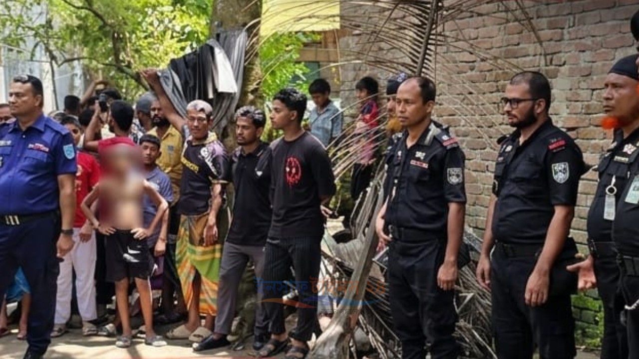 মাদারীপুরে মহিলা মাদ্রাসায় হাতবোমা বিস্ফোরণ, আহত অন্তত ৪ শিক্ষার্থী