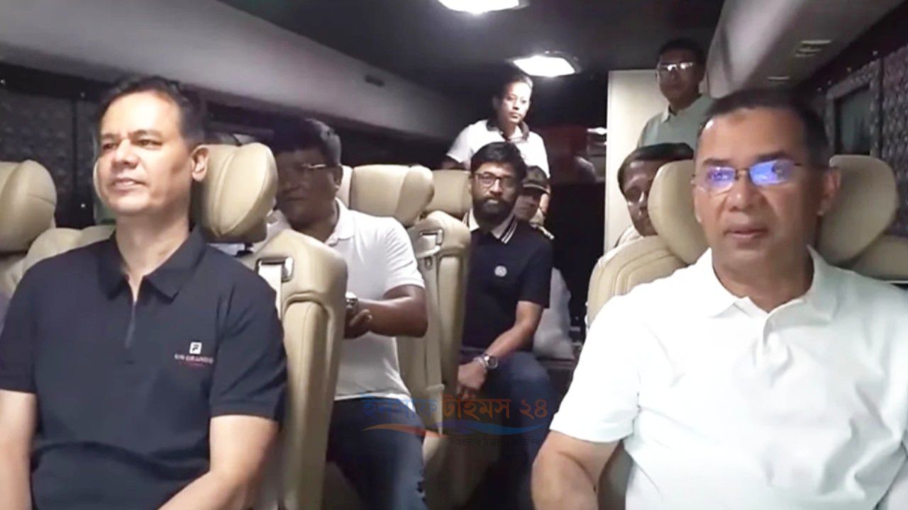 কিশোরগঞ্জের উদ্দেশে প্রধানমন্ত্রীর যাত্রা