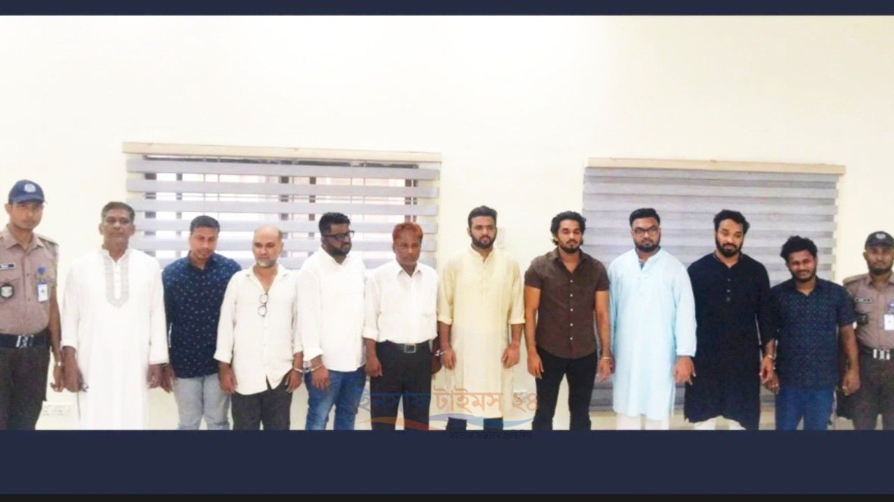 আওয়ামী লীগের বৈঠক থেকে সাংবাদিকসহ ১৫ জন গ্রেপ্তার