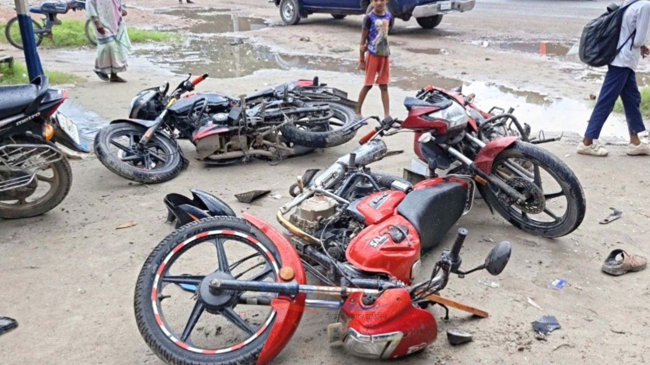 বড়াইগ্রামে সংঘর্ষে ১০ বিএনপি নেতাকর্মী আহত