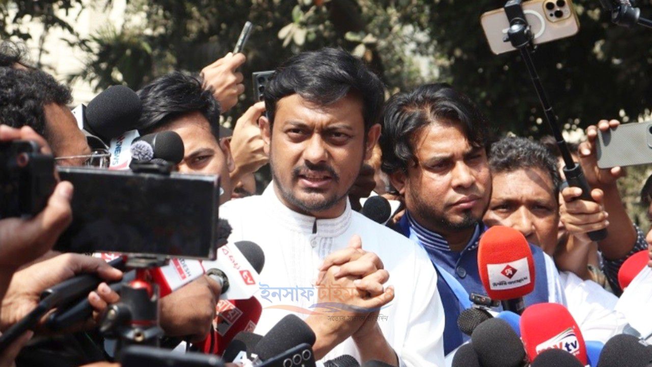 চাঁদপুরে নাসীরুদ্দীন পাটওয়ারীকে অবাঞ্ছিত ঘোষণা