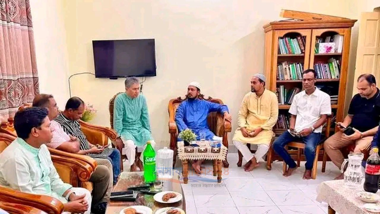 হাসান মামুনের শারীরিক অবস্থার খোঁজ নিতে সৌজন্য সাক্ষাতে মুফতি আবু বকর সিদ্দিক