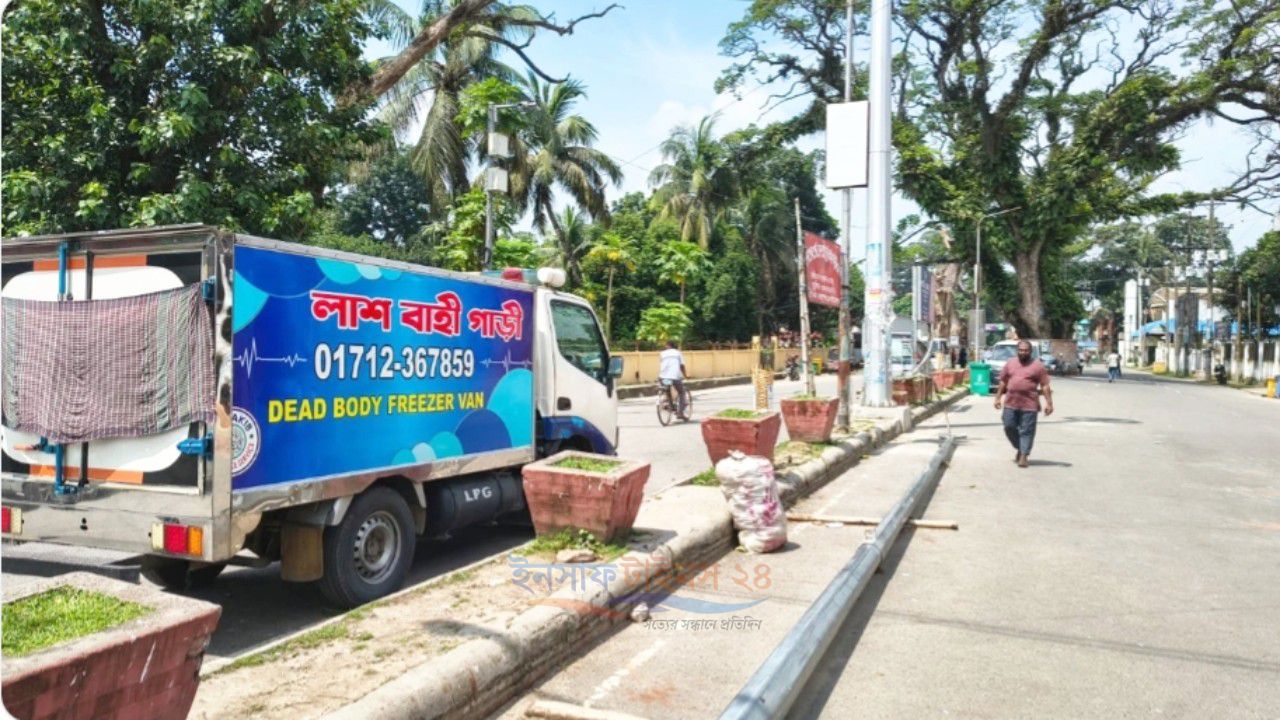 অ্যাম্বুলেন্স নিয়ে বেনাপোলে অপেক্ষা, স্বজনদের কান্নায় ভারী সীমান্ত