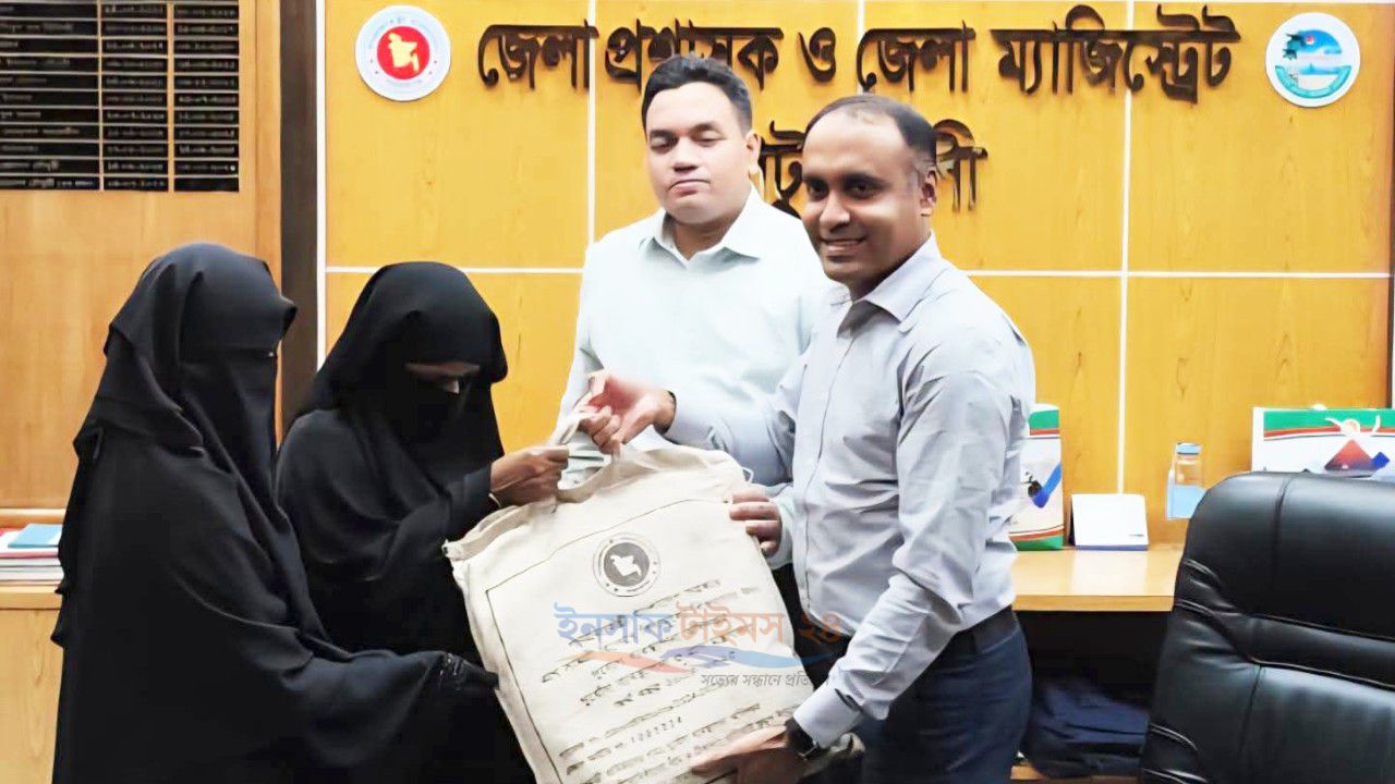 সেজদারত অবস্থায় ইমামের মৃত্যু, অসহায় পরিবারের পাশে জেলা প্রশাসন