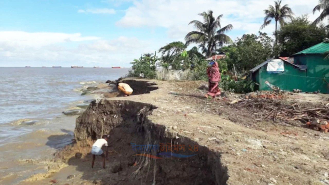 মেঘনার ভাঙনে অস্তিত্ব সংকটে দ্বীপ উপজেলা হাতিয়া