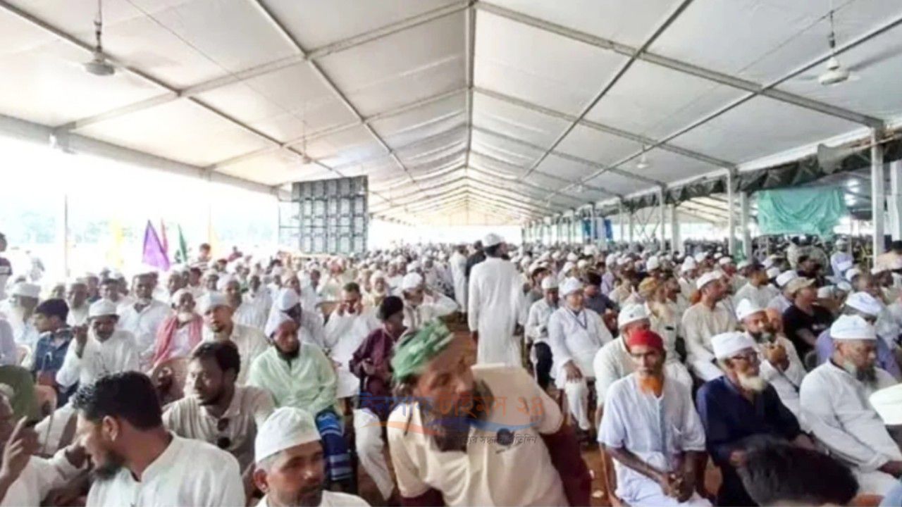 ঈদে মিলাদুন্নবী উপলক্ষে সোহরাওয়ার্দী উদ্যানে হাজারো মানুষের সমাগম
