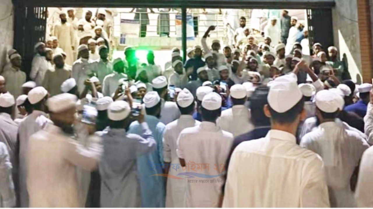 এনসিপি বয়কটের দাবিতে মধ্যরাতে মাদরাসা শিক্ষার্থীদের মিছিল