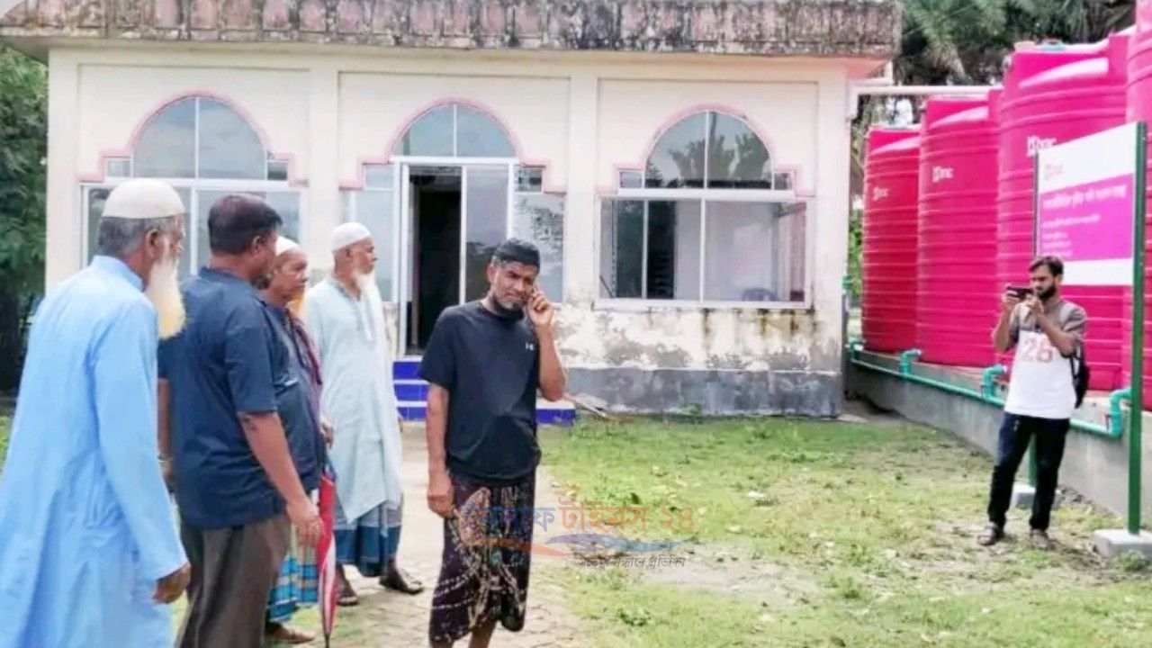 নিয়মিত ইমামতি না করেও মসজিদের সরকারি ভাতা উত্তোলনের অভিযোগ জামায়াত নেতার বিরুদ্ধে