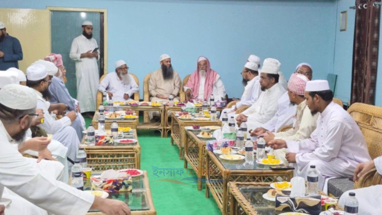 হাটহাজারী মাদ্রাসা পরিদর্শনে ধর্মবিষয়ক প্রতিমন্ত্রী