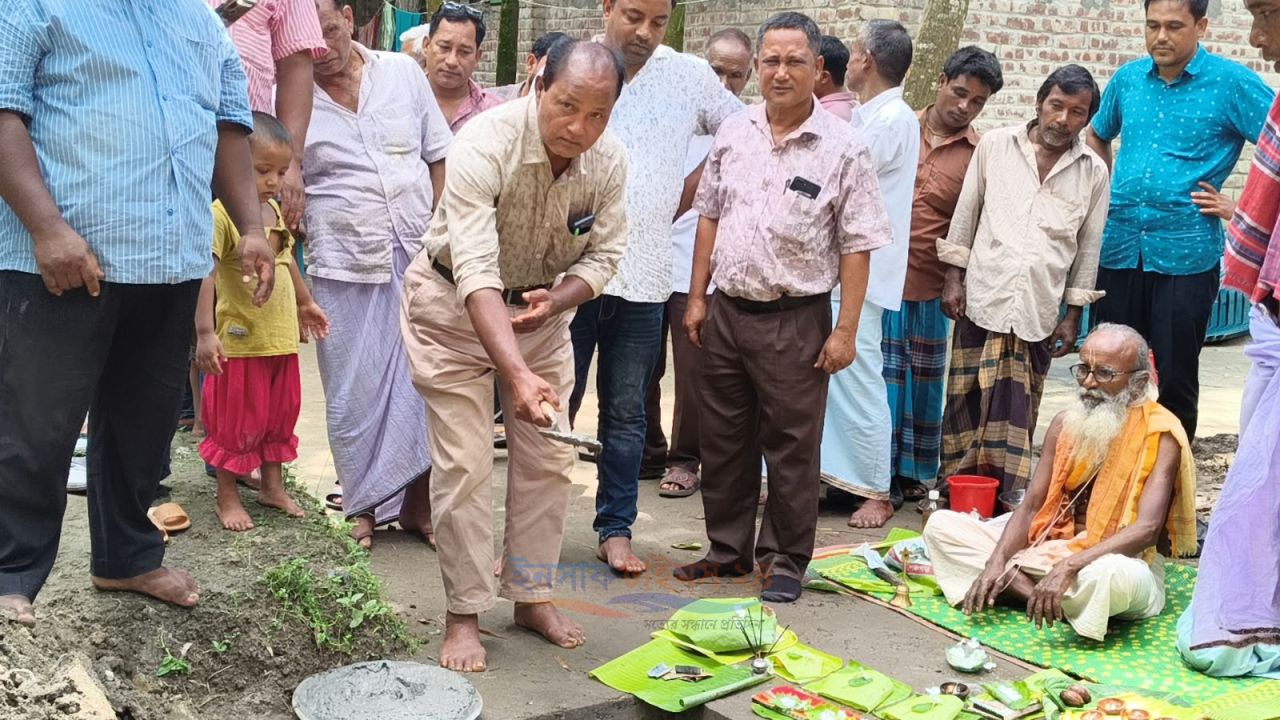 পঞ্চগড়ের সীমান্তে শ্রী শ্রী চতুর্ভুজ পাড়ায় নবনির্মিত মন্দিরের ভিত্তি প্রস্থর উদ্বোধন 