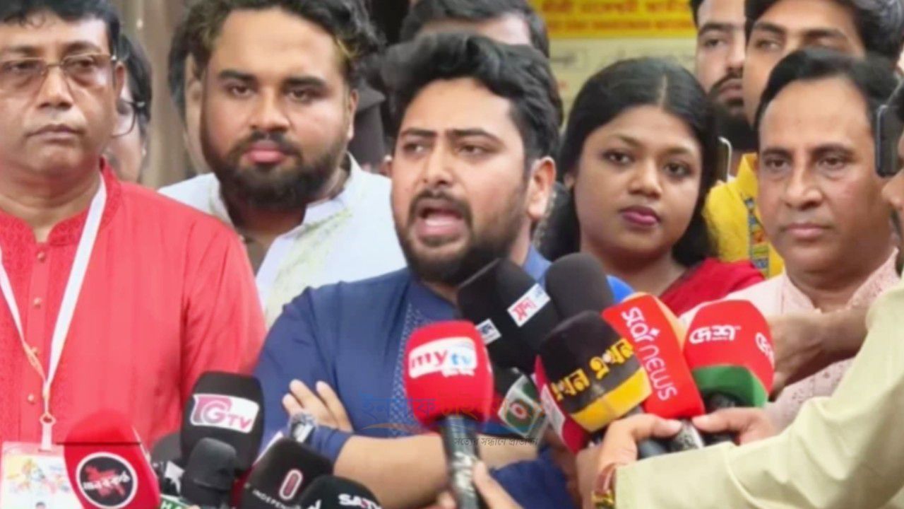 দেশ স্থিতিশীল হলেও শক্ত ভিত্তি প্রয়োজন: নাহিদ ইসলাম