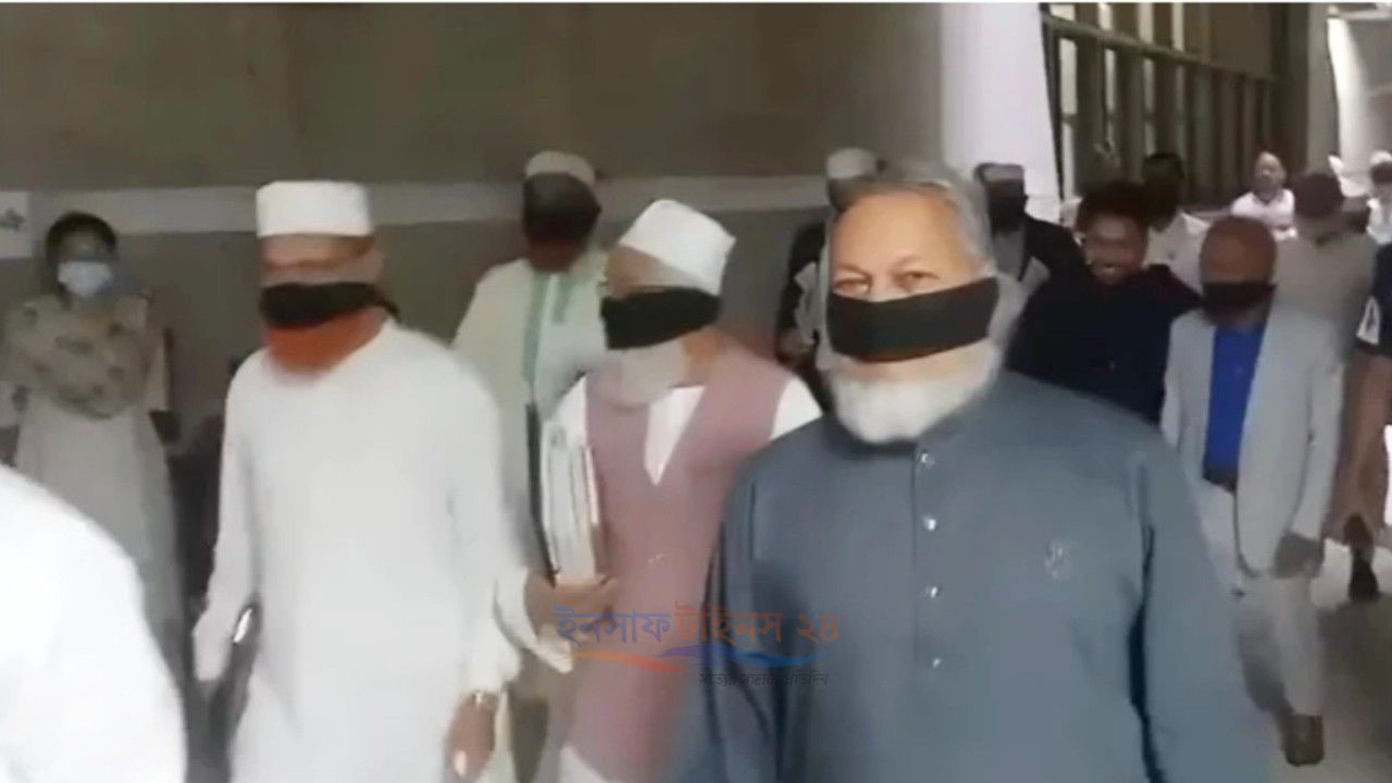 সংসদ থেকে দুই দফা ওয়াকআউট, মুখে কালো কাপড় বিরোধীদলীয় সদস্যদের