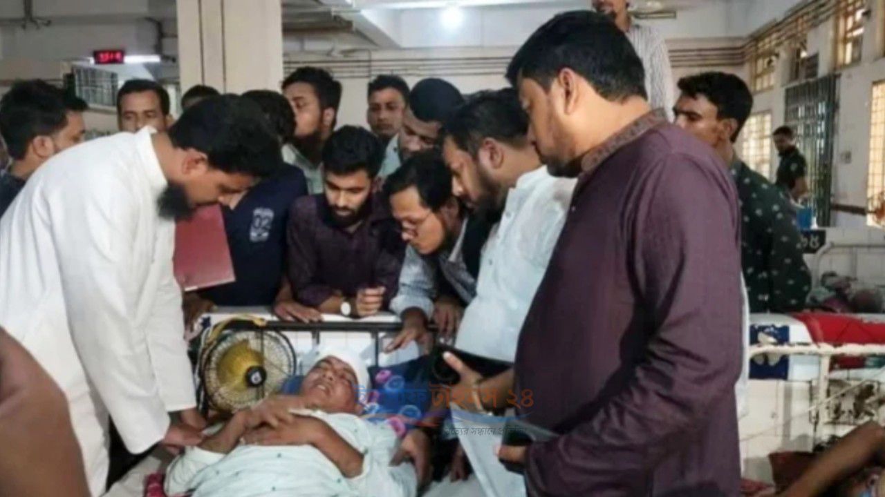 দলীয় আনুগত্য নয়, চাঁদাবাজদের গ্রেপ্তার করে আইনের আওতায় আনুন: আখতার
