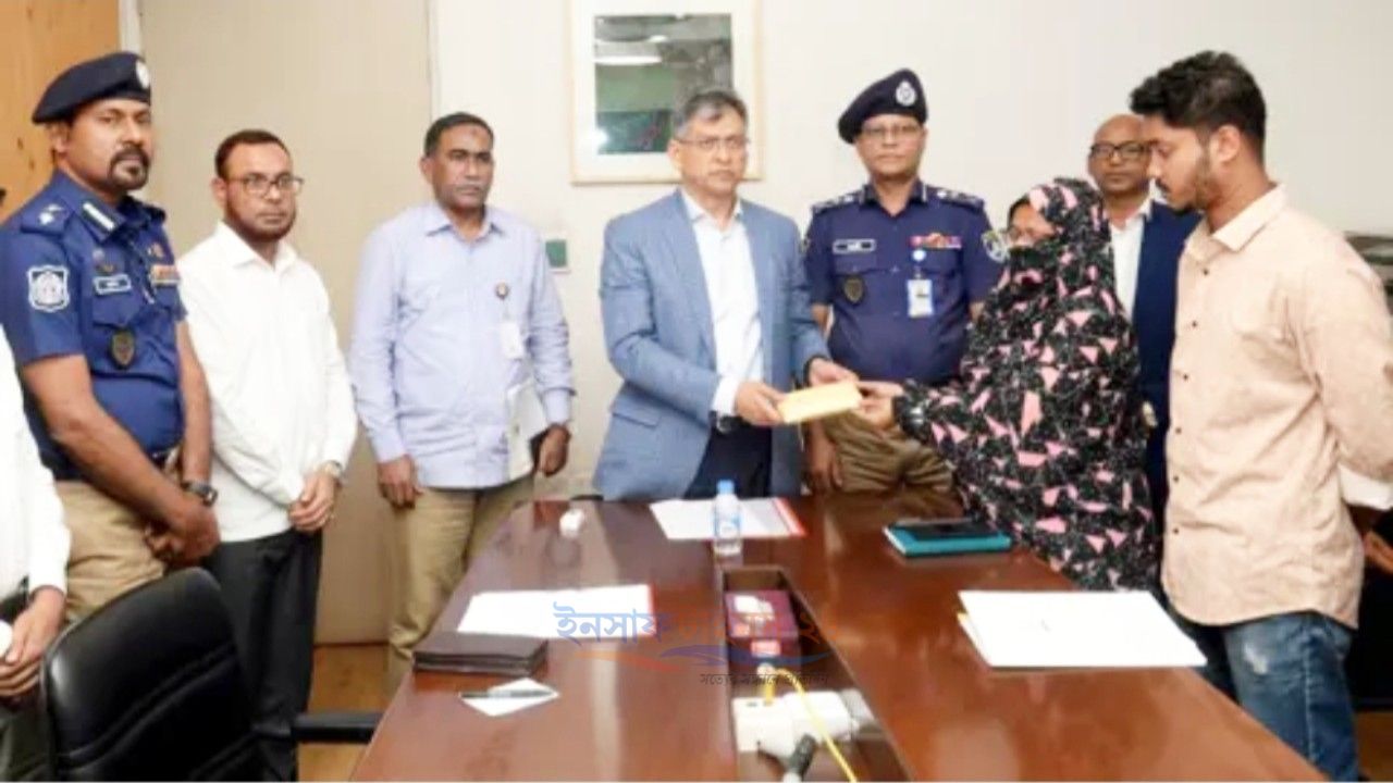 এসআই আলতাফ হত্যায় জড়িতদের দ্রুত গ্রেপ্তারের নির্দেশ স্বরাষ্ট্রমন্ত্রীর