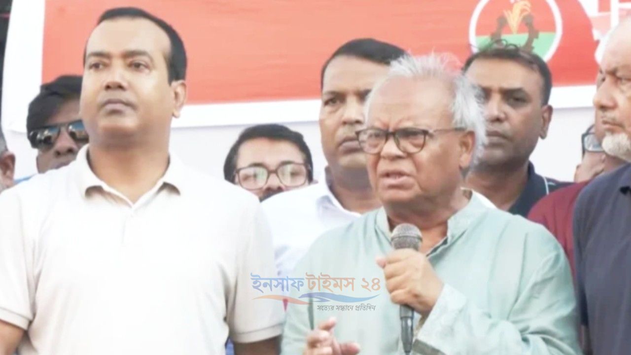 বিরোধী দল ৫ আগস্টের বিজয়কে কলঙ্কিত করছে: রিজভী