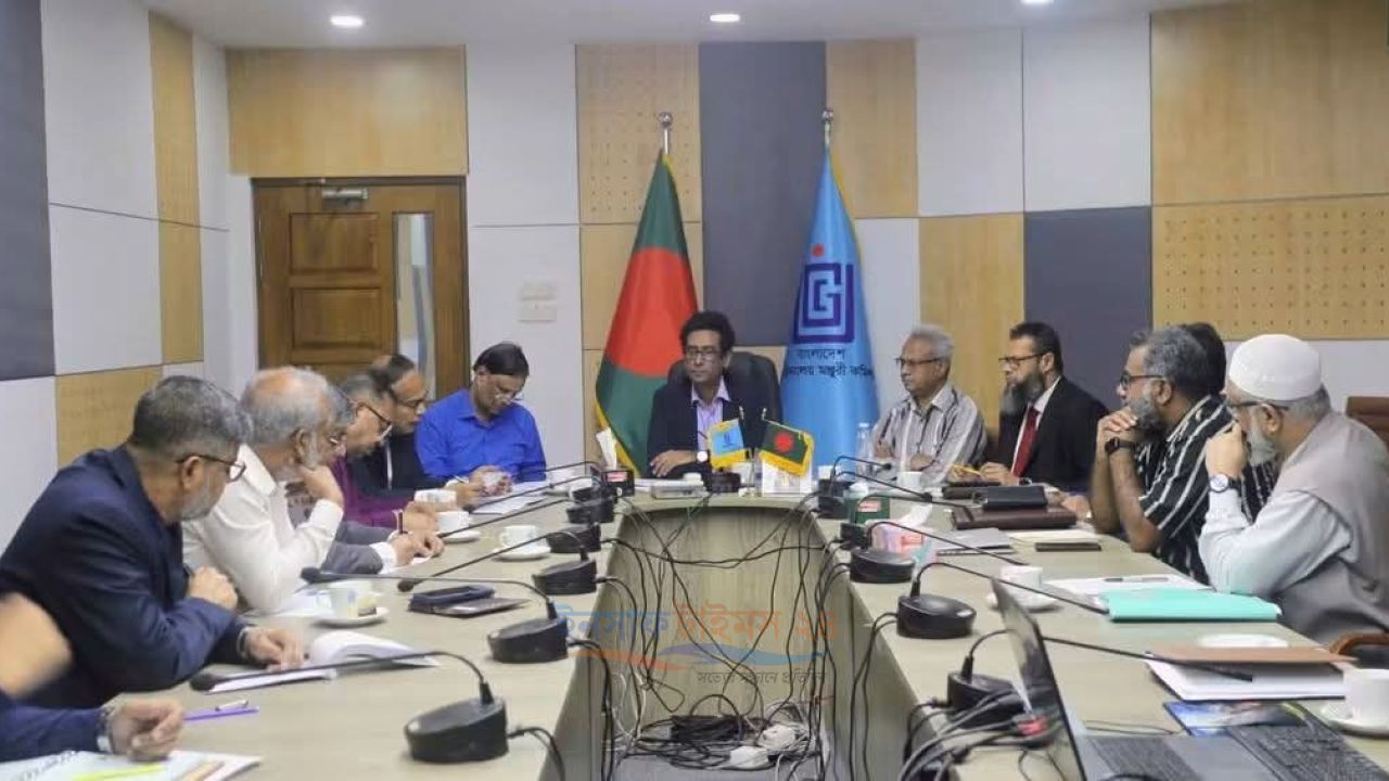 তৃতীয় ভাষা শিক্ষা নিয়ে উপাচার্যদের সঙ্গে ইউজিসির মতবিনিময় সভায় পবিপ্রবি ভিসির যোগদান