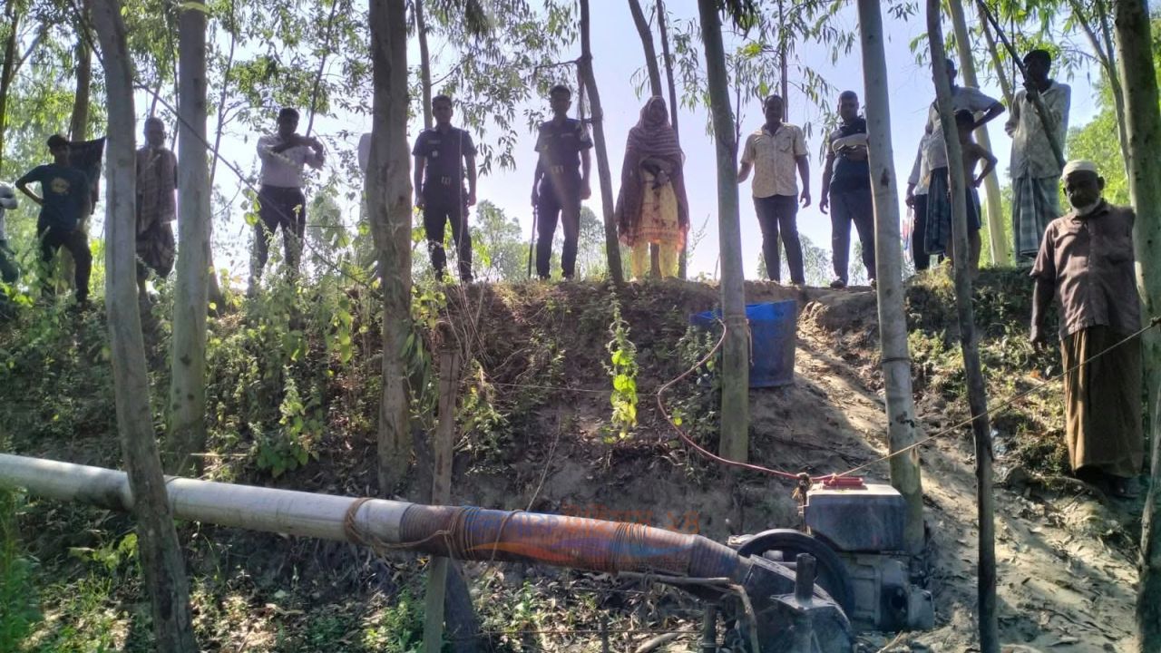 বকশীগঞ্জে অবৈধ ড্রেজার ও পাইপ ধ্বংস